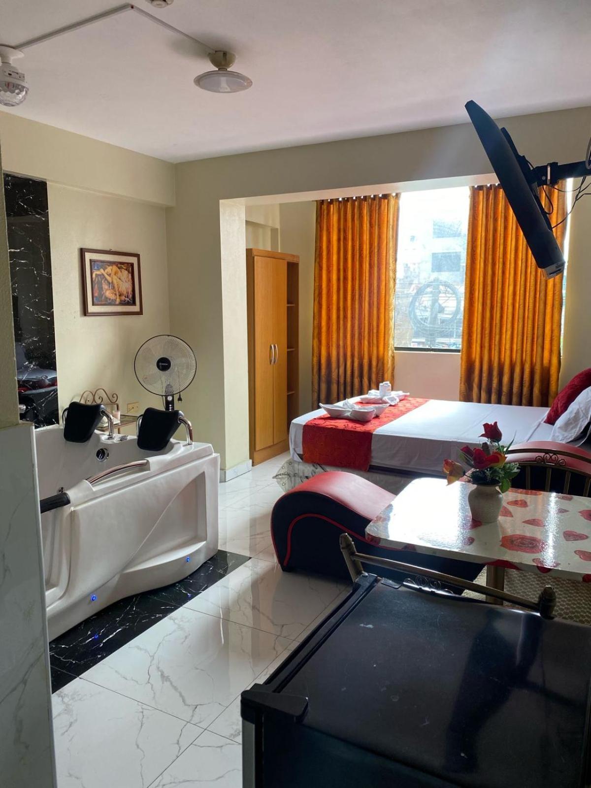 Hotel Spring *